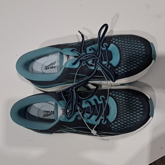 Dansko Women's Pace Walking Shoe - Lightweight Performance Sneaker - Picture 3 of 10